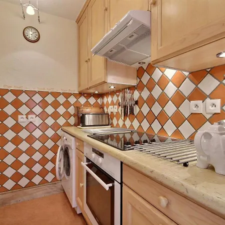 2 Pieces Au Pied Des Pistes Avec Balcon, Pour 4 Personnes - Fr-1-455-139 *